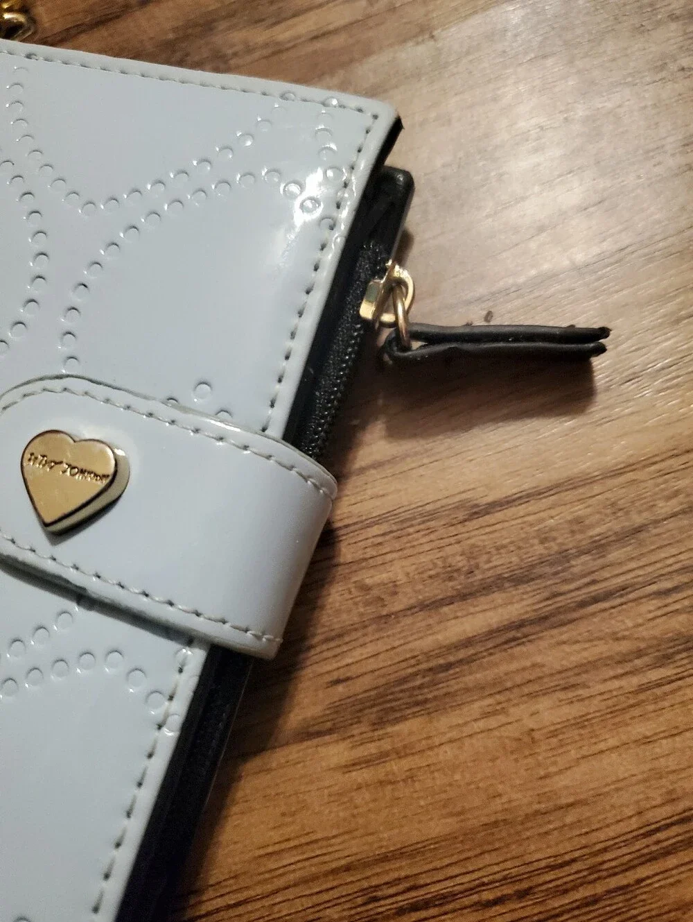 Betsey Johnson Small Heart Blue Patent Wallet - Picture 3 of 12